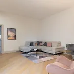 - Parione House *