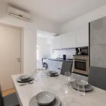 - Parione House