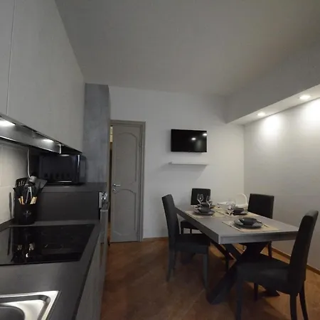 - Parione House * Rome