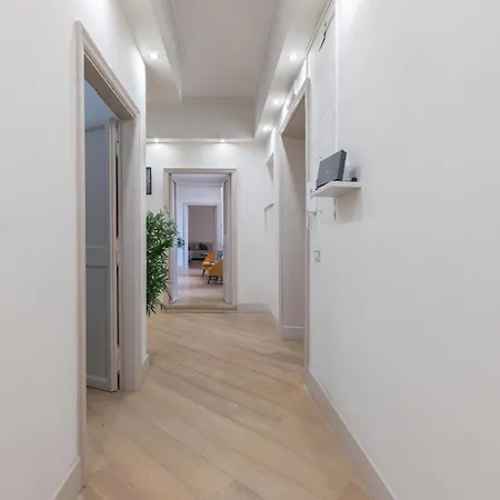 - Parione House *