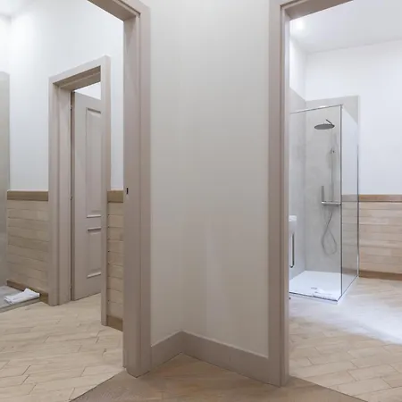 - Parione House