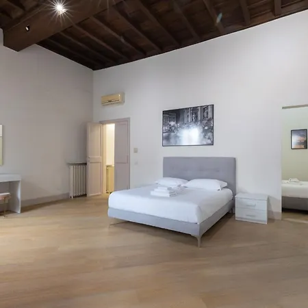 - Parione House *