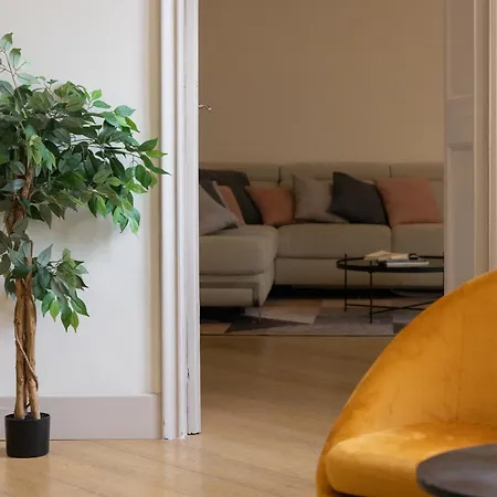 - Parione House
